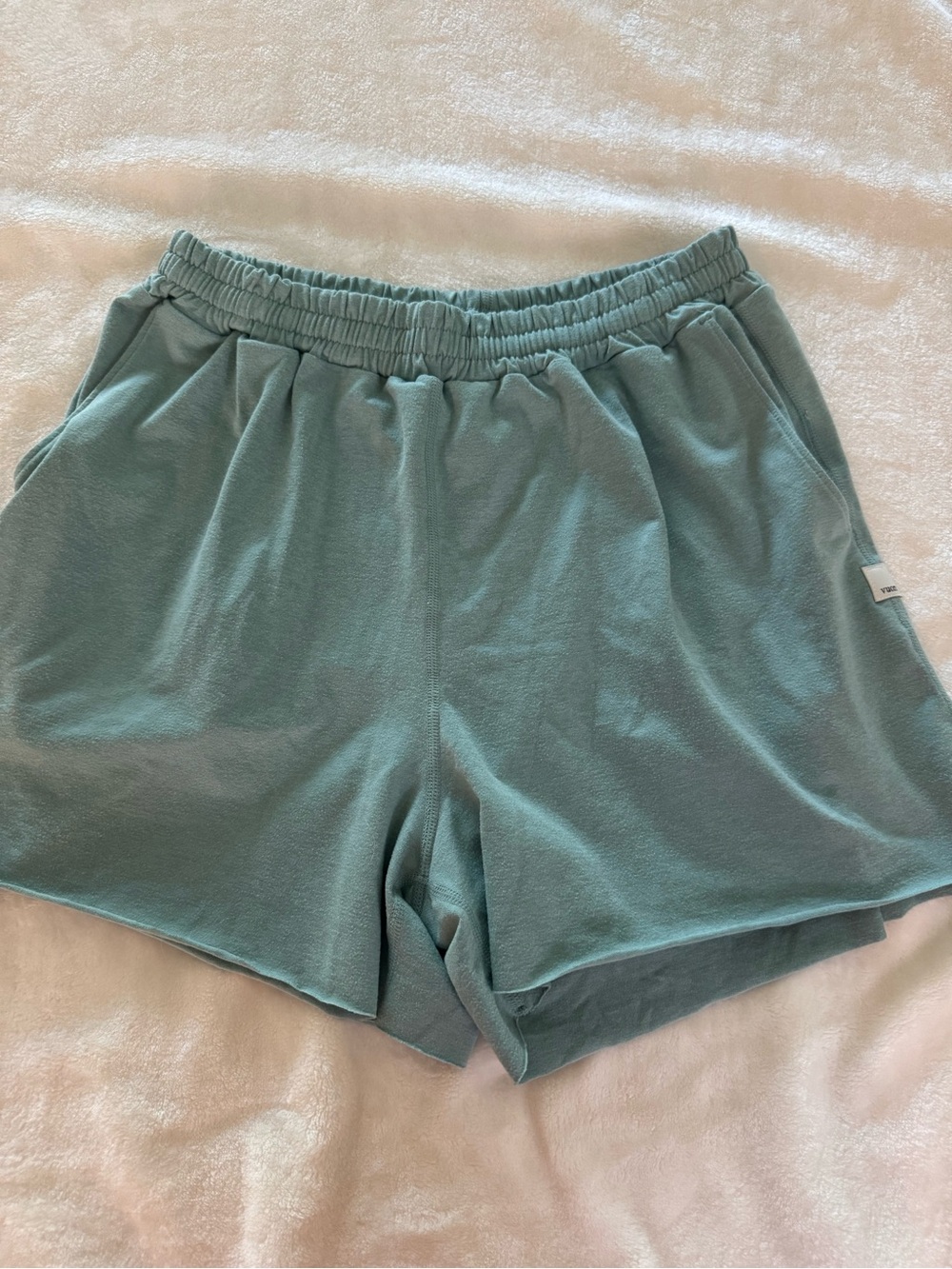 Vuori Shorts